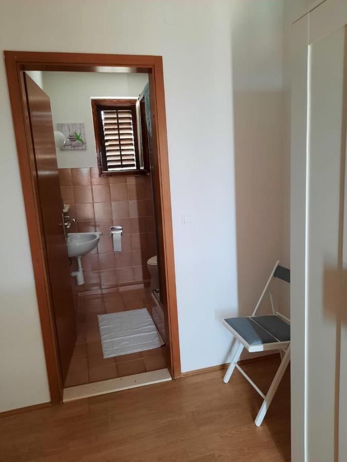 Studio-Appartements Emwey Trogir Exterior photo