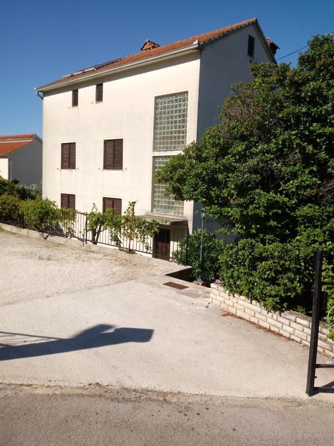 Studio-Appartements Emwey Trogir Exterior photo