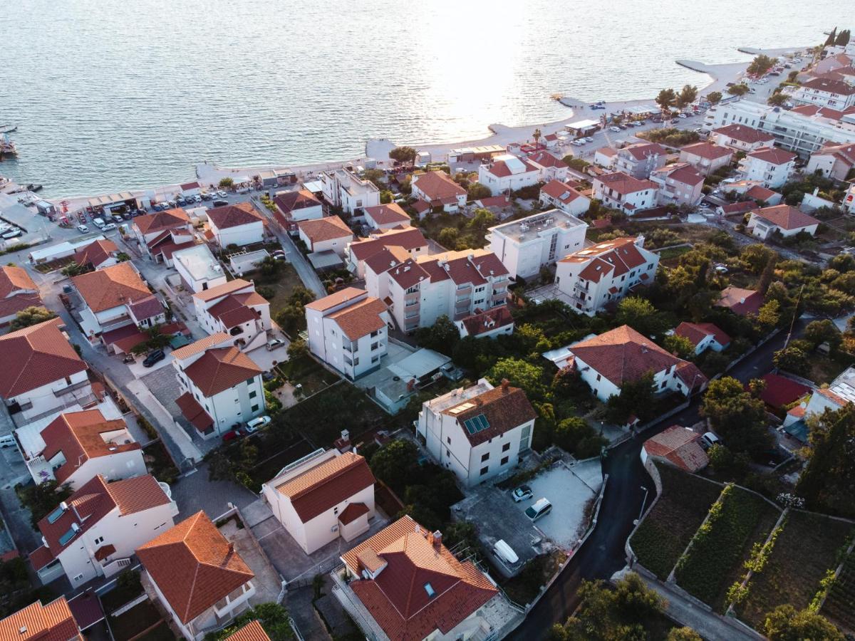 Studio-Appartements Emwey Trogir Exterior photo