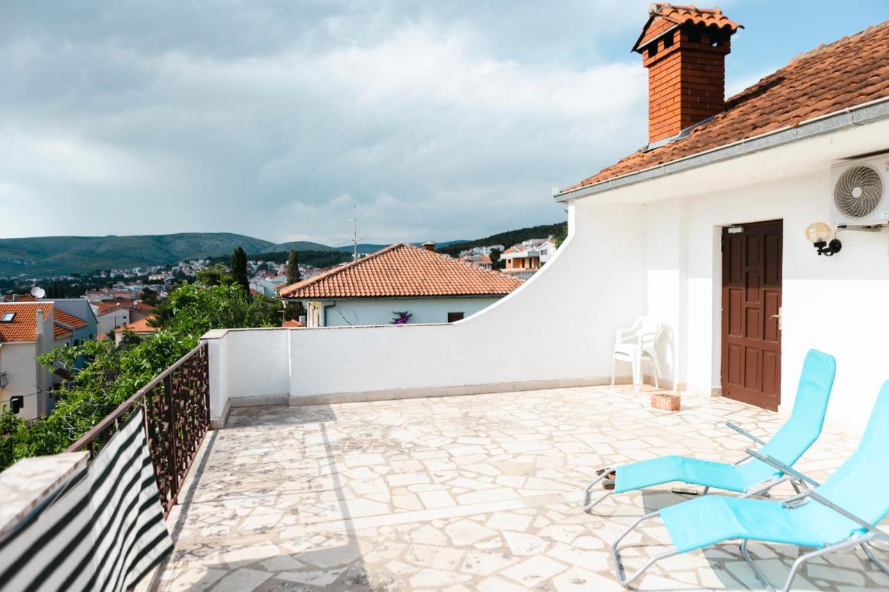 Studio-Appartements Emwey Trogir Exterior photo