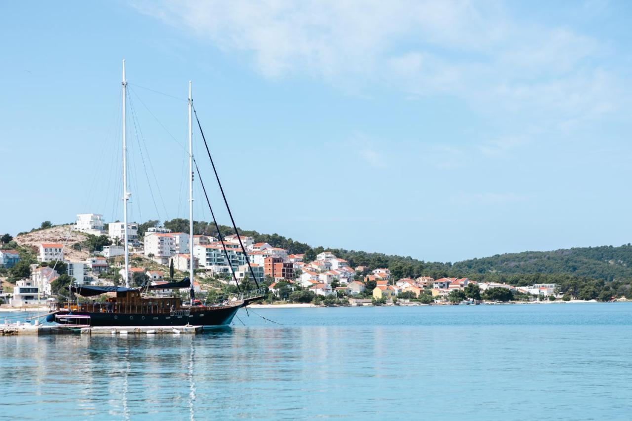 Studio-Appartements Emwey Trogir Exterior photo