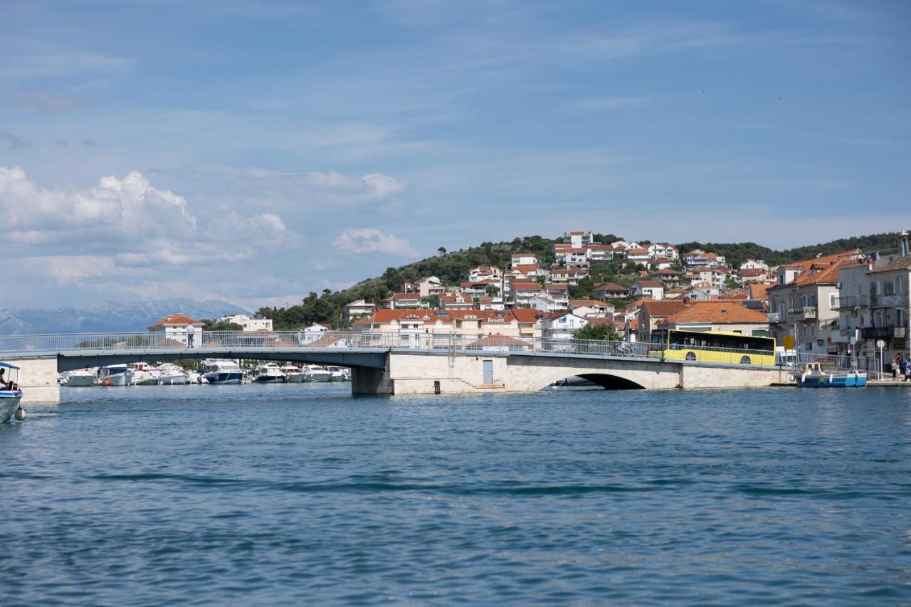 Studio-Appartements Emwey Trogir Exterior photo